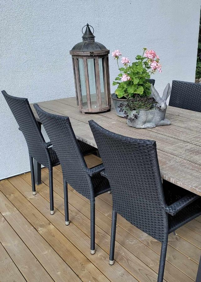 Mysigt Hus I Liten By Naera Havet Ystad Esterno foto