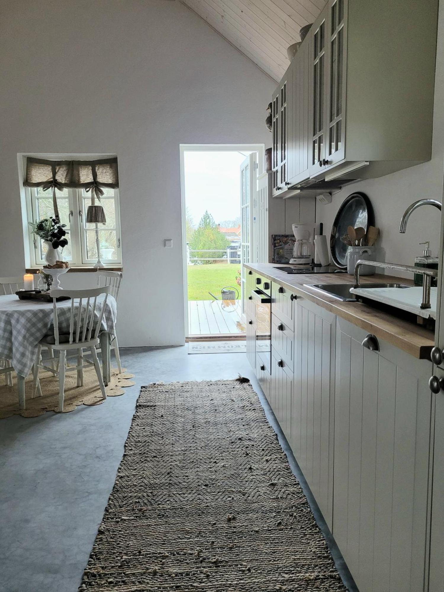 Mysigt Hus I Liten By Naera Havet Ystad Esterno foto
